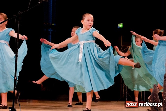 Zdjęcie w galerii na portalu naszraciborz.pl: Źródło tańczyło charytatywnie dla chorej Hani wiadomości z regionu