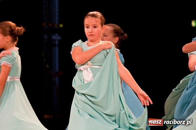Zdjęcie w galerii na portalu naszraciborz.pl: Źródło tańczyło charytatywnie dla chorej Hani wiadomości z regionu