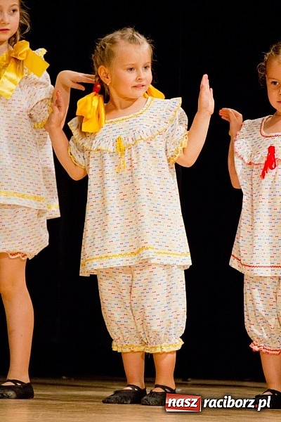 Zdjęcie w galerii na portalu naszraciborz.pl: Źródło tańczyło charytatywnie dla chorej Hani wiadomości z regionu