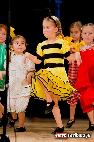 Zdjęcie w galerii na portalu naszraciborz.pl: Źródło tańczyło charytatywnie dla chorej Hani wiadomości z regionu
