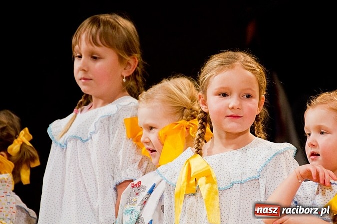 Zdjęcie w galerii na portalu naszraciborz.pl: Źródło tańczyło charytatywnie dla chorej Hani wiadomości z regionu