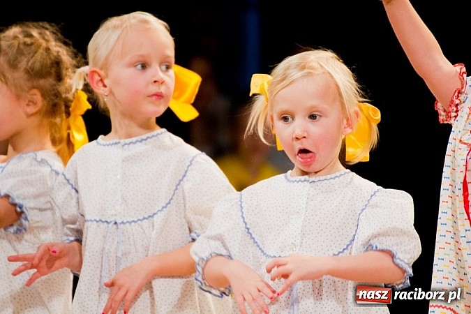 Zdjęcie w galerii na portalu naszraciborz.pl: Źródło tańczyło charytatywnie dla chorej Hani wiadomości z regionu