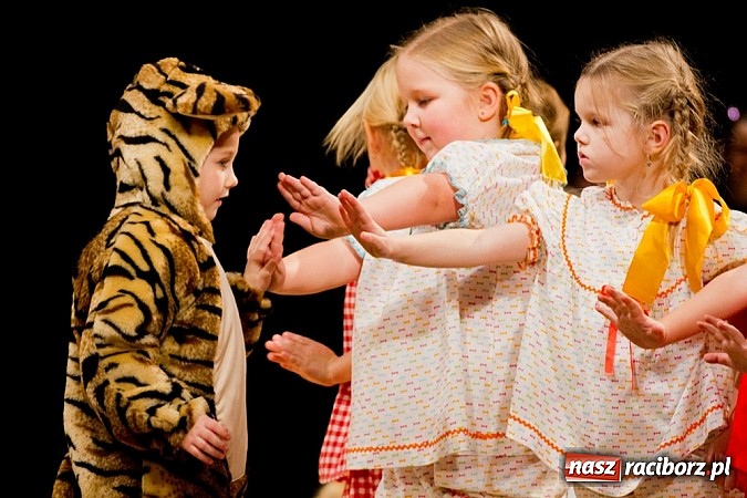 Zdjęcie w galerii na portalu naszraciborz.pl: Źródło tańczyło charytatywnie dla chorej Hani wiadomości z regionu