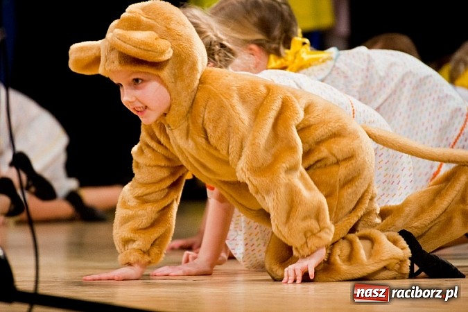 Zdjęcie w galerii na portalu naszraciborz.pl: Źródło tańczyło charytatywnie dla chorej Hani wiadomości z regionu