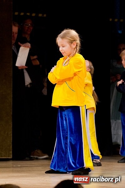 Zdjęcie w galerii na portalu naszraciborz.pl: Źródło tańczyło charytatywnie dla chorej Hani wiadomości z regionu