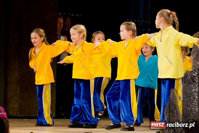 Zdjęcie w galerii na portalu naszraciborz.pl: Źródło tańczyło charytatywnie dla chorej Hani wiadomości z regionu