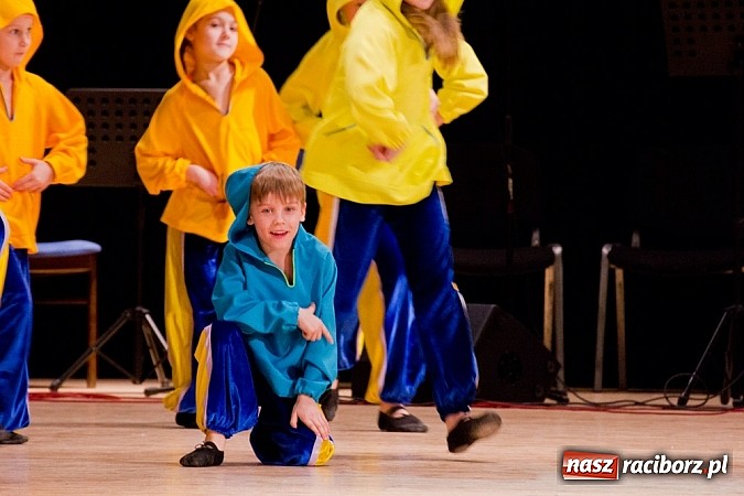 Zdjęcie w galerii na portalu naszraciborz.pl: Źródło tańczyło charytatywnie dla chorej Hani wiadomości z regionu