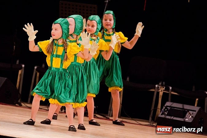 Zdjęcie w galerii na portalu naszraciborz.pl: Źródło tańczyło charytatywnie dla chorej Hani wiadomości z regionu