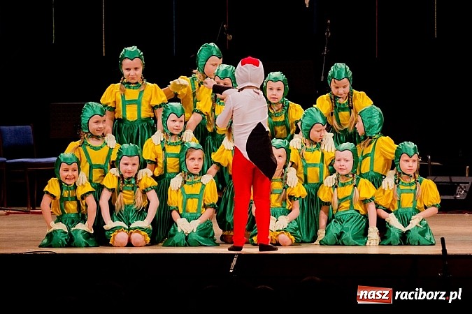 Zdjęcie w galerii na portalu naszraciborz.pl: Źródło tańczyło charytatywnie dla chorej Hani wiadomości z regionu