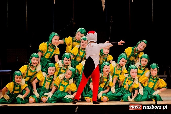 Zdjęcie w galerii na portalu naszraciborz.pl: Źródło tańczyło charytatywnie dla chorej Hani wiadomości z regionu