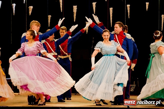 Zdjęcie w galerii na portalu naszraciborz.pl: Źródło tańczyło charytatywnie dla chorej Hani wiadomości z regionu