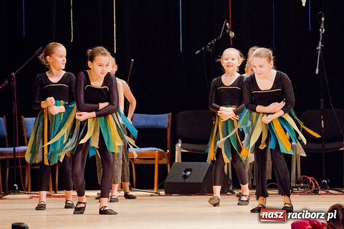 Zdjęcie w galerii na portalu naszraciborz.pl: Źródło tańczyło charytatywnie dla chorej Hani wiadomości z regionu