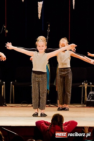 Zdjęcie w galerii na portalu naszraciborz.pl: Źródło tańczyło charytatywnie dla chorej Hani wiadomości z regionu