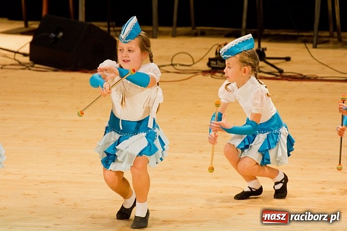 Zdjęcie w galerii na portalu naszraciborz.pl: Źródło tańczyło charytatywnie dla chorej Hani wiadomości z regionu