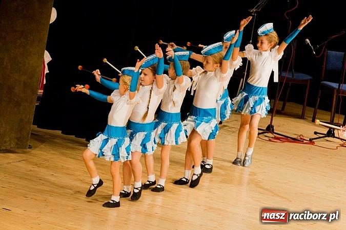Zdjęcie w galerii na portalu naszraciborz.pl: Źródło tańczyło charytatywnie dla chorej Hani wiadomości z regionu