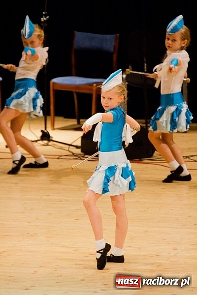 Zdjęcie w galerii na portalu naszraciborz.pl: Źródło tańczyło charytatywnie dla chorej Hani wiadomości z regionu
