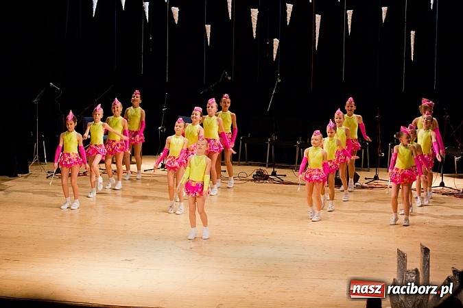 Zdjęcie w galerii na portalu naszraciborz.pl: Źródło tańczyło charytatywnie dla chorej Hani wiadomości z regionu