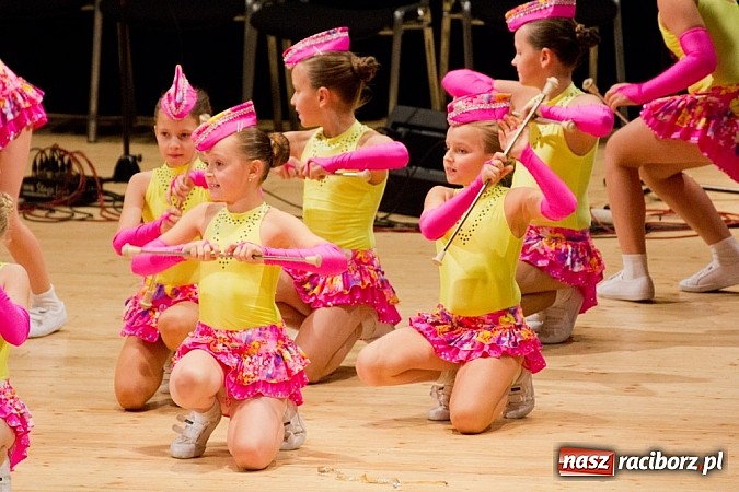 Zdjęcie w galerii na portalu naszraciborz.pl: Źródło tańczyło charytatywnie dla chorej Hani wiadomości z regionu