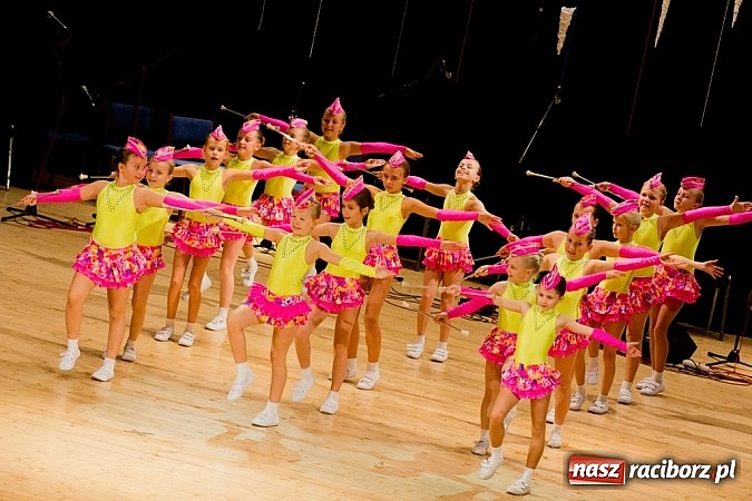 Zdjęcie w galerii na portalu naszraciborz.pl: Źródło tańczyło charytatywnie dla chorej Hani wiadomości z regionu