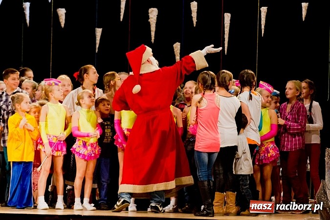 Zdjęcie w galerii na portalu naszraciborz.pl: Źródło tańczyło charytatywnie dla chorej Hani wiadomości z regionu