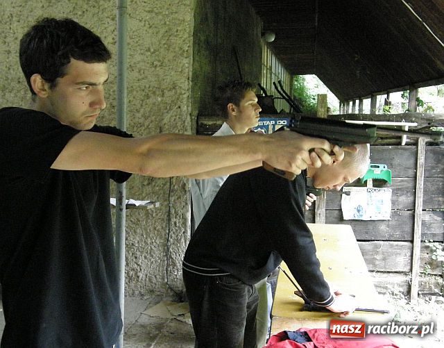 Zdjęcie w galerii na portalu naszraciborz.pl: Celne strzelanie o Puchar Starosty Raciborskiego wiadomości z regionu