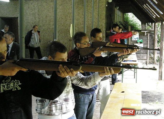 Zdjęcie w galerii na portalu naszraciborz.pl: Celne strzelanie o Puchar Starosty Raciborskiego wiadomości z regionu
