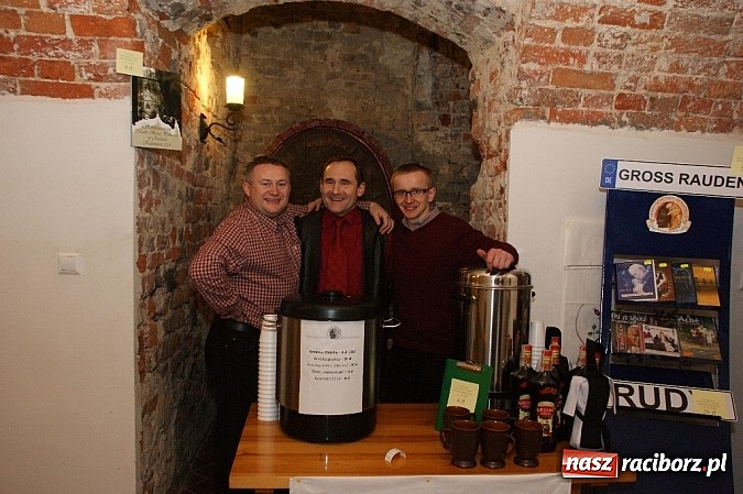 Zdjęcie w galerii na portalu naszraciborz.pl: Jarmark Adwentowy w Starym Opactwie wiadomości z regionu