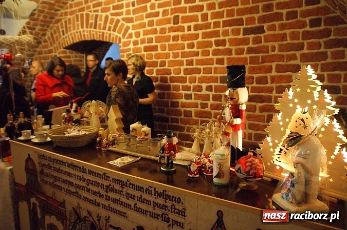 Zdjęcie w galerii na portalu naszraciborz.pl: Jarmark Adwentowy w Starym Opactwie wiadomości z regionu