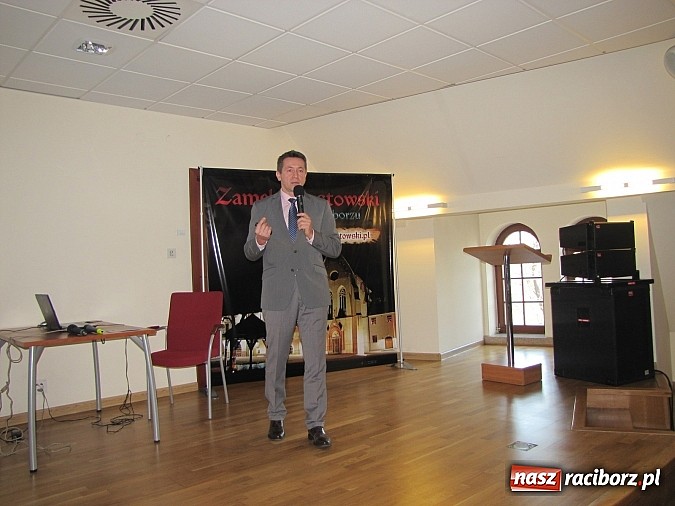 Zdjęcie w galerii na portalu naszraciborz.pl: Na zamku rozpoczął się turniej budowlany wiadomości z regionu