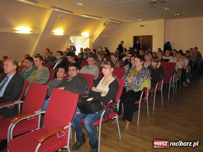 Zdjęcie w galerii na portalu naszraciborz.pl: Na zamku rozpoczął się turniej budowlany wiadomości z regionu