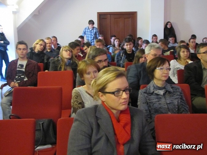 Zdjęcie w galerii na portalu naszraciborz.pl: Na zamku rozpoczął się turniej budowlany wiadomości z regionu