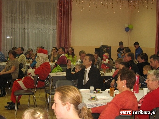Zdjęcie w galerii na portalu naszraciborz.pl: Św. Mikołaj odwiedził już Bojanów wiadomości z regionu