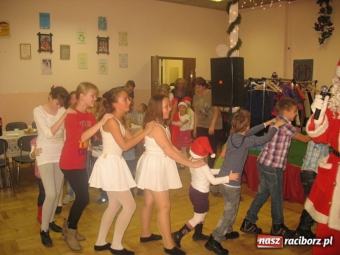 Zdjęcie w galerii na portalu naszraciborz.pl: Św. Mikołaj odwiedził już Bojanów wiadomości z regionu