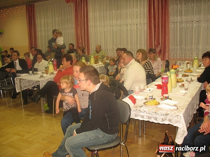 Zdjęcie w galerii na portalu naszraciborz.pl: Św. Mikołaj odwiedził już Bojanów wiadomości z regionu