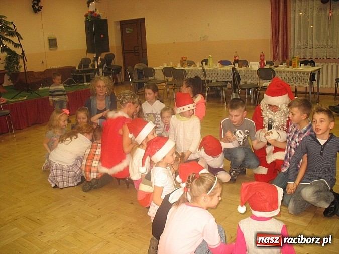Zdjęcie w galerii na portalu naszraciborz.pl: Św. Mikołaj odwiedził już Bojanów wiadomości z regionu