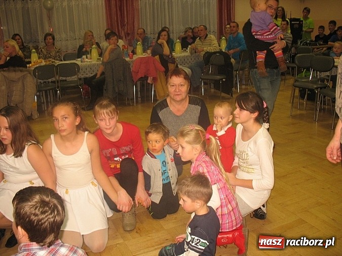 Zdjęcie w galerii na portalu naszraciborz.pl: Św. Mikołaj odwiedził już Bojanów wiadomości z regionu