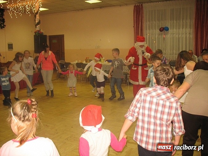 Zdjęcie w galerii na portalu naszraciborz.pl: Św. Mikołaj odwiedził już Bojanów wiadomości z regionu
