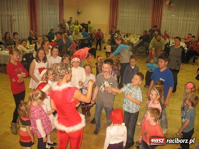 Zdjęcie w galerii na portalu naszraciborz.pl: Św. Mikołaj odwiedził już Bojanów wiadomości z regionu