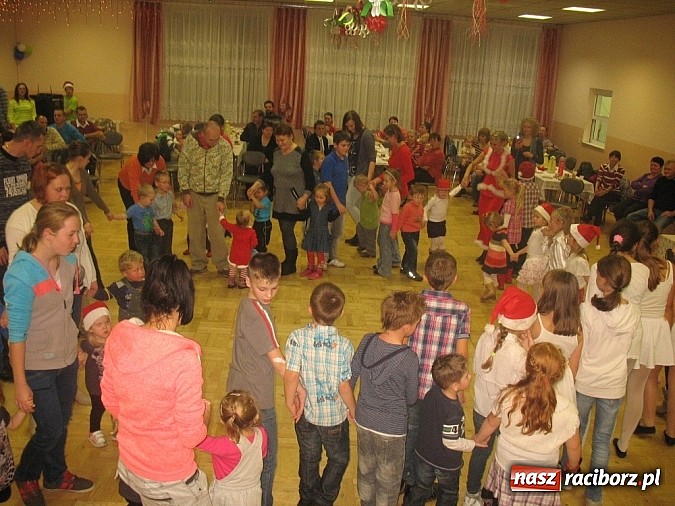 Zdjęcie w galerii na portalu naszraciborz.pl: Św. Mikołaj odwiedził już Bojanów wiadomości z regionu