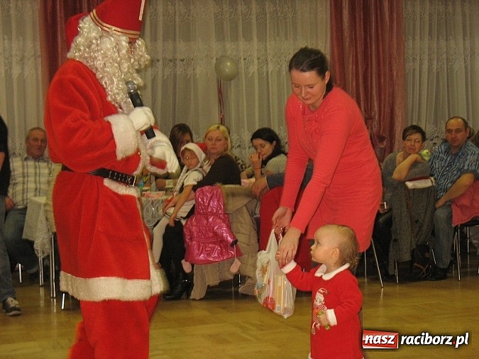 Zdjęcie w galerii na portalu naszraciborz.pl: Św. Mikołaj odwiedził już Bojanów wiadomości z regionu