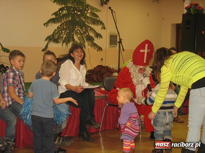 Zdjęcie w galerii na portalu naszraciborz.pl: Św. Mikołaj odwiedził już Bojanów wiadomości z regionu