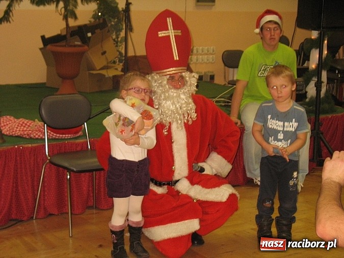 Zdjęcie w galerii na portalu naszraciborz.pl: Św. Mikołaj odwiedził już Bojanów wiadomości z regionu