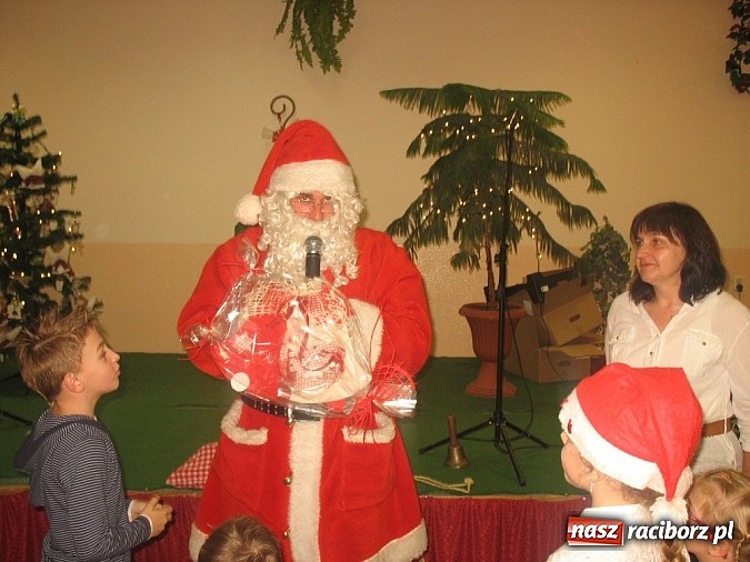 Zdjęcie w galerii na portalu naszraciborz.pl: Św. Mikołaj odwiedził już Bojanów wiadomości z regionu