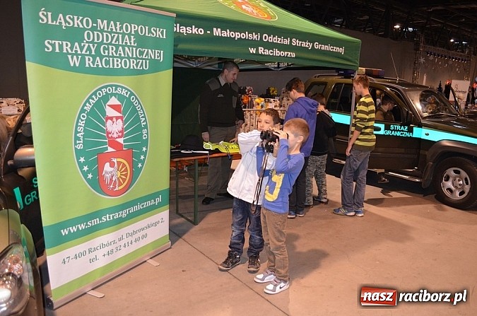 Zdjęcie w galerii na portalu naszraciborz.pl: Straż Graniczna na charytatywnej imprezie mikołajkowej - BCC dzieciom wiadomości z regionu