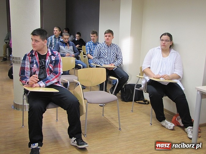 Zdjęcie w galerii na portalu naszraciborz.pl: 42 gimnazjalist&oacute;w w finale konkursu o bezpieczeństwie w rolnictwie wiadomości z regionu