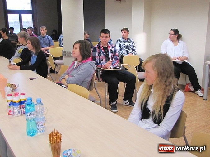 Zdjęcie w galerii na portalu naszraciborz.pl: 42 gimnazjalist&oacute;w w finale konkursu o bezpieczeństwie w rolnictwie wiadomości z regionu