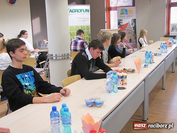 Zdjęcie w galerii na portalu naszraciborz.pl: 42 gimnazjalist&oacute;w w finale konkursu o bezpieczeństwie w rolnictwie wiadomości z regionu