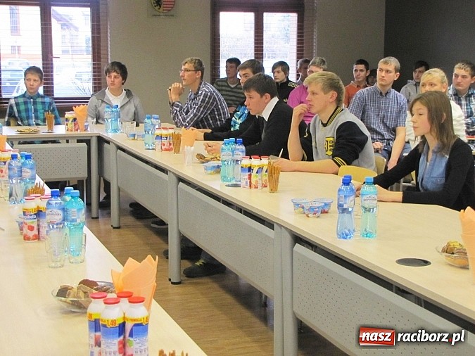 Zdjęcie w galerii na portalu naszraciborz.pl: 42 gimnazjalist&oacute;w w finale konkursu o bezpieczeństwie w rolnictwie wiadomości z regionu