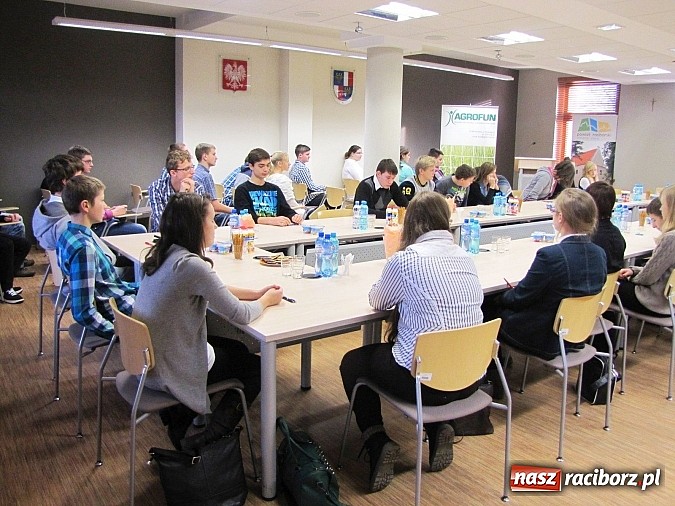 Zdjęcie w galerii na portalu naszraciborz.pl: 42 gimnazjalist&oacute;w w finale konkursu o bezpieczeństwie w rolnictwie wiadomości z regionu