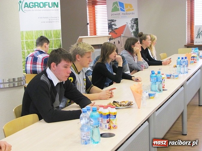 Zdjęcie w galerii na portalu naszraciborz.pl: 42 gimnazjalist&oacute;w w finale konkursu o bezpieczeństwie w rolnictwie wiadomości z regionu